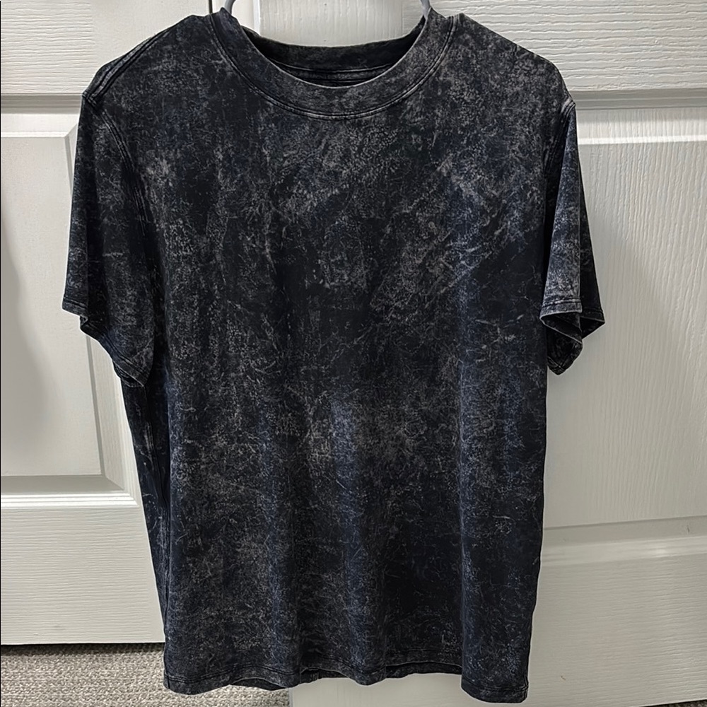Lululemon T-Shirt